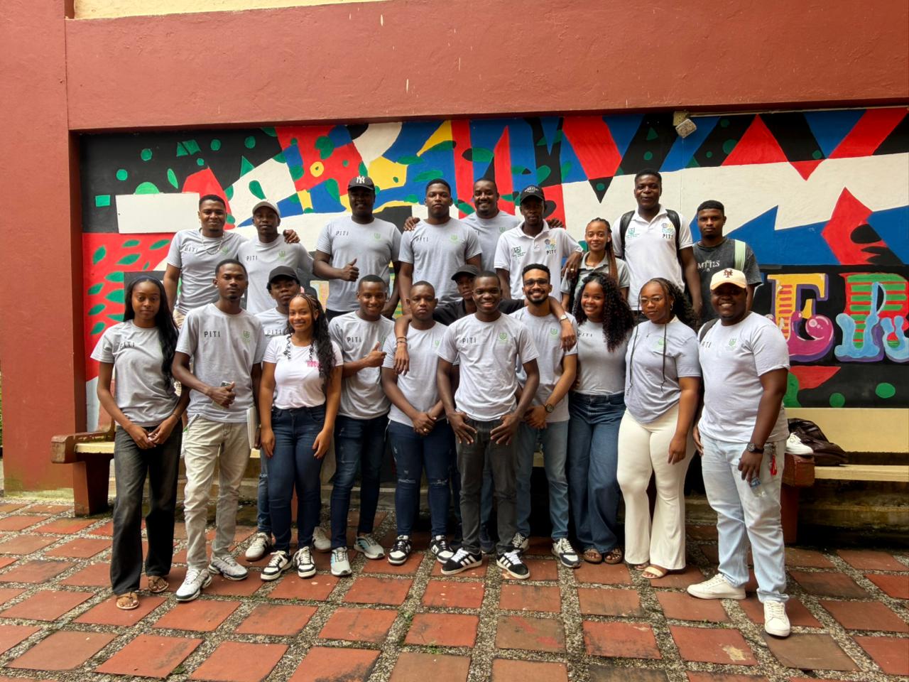 Estudiantes del programa de Ingeniería en Telecomunicaciones e Informática de la UTCH.